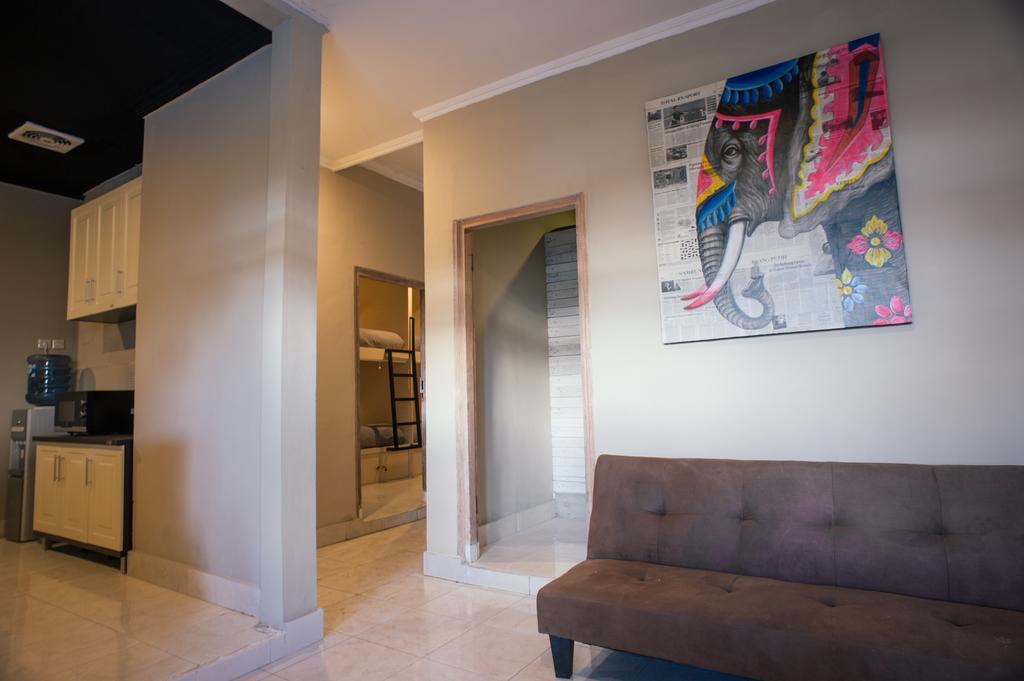 Bedplus Backpacker Kuta Legian  Bagian luar foto