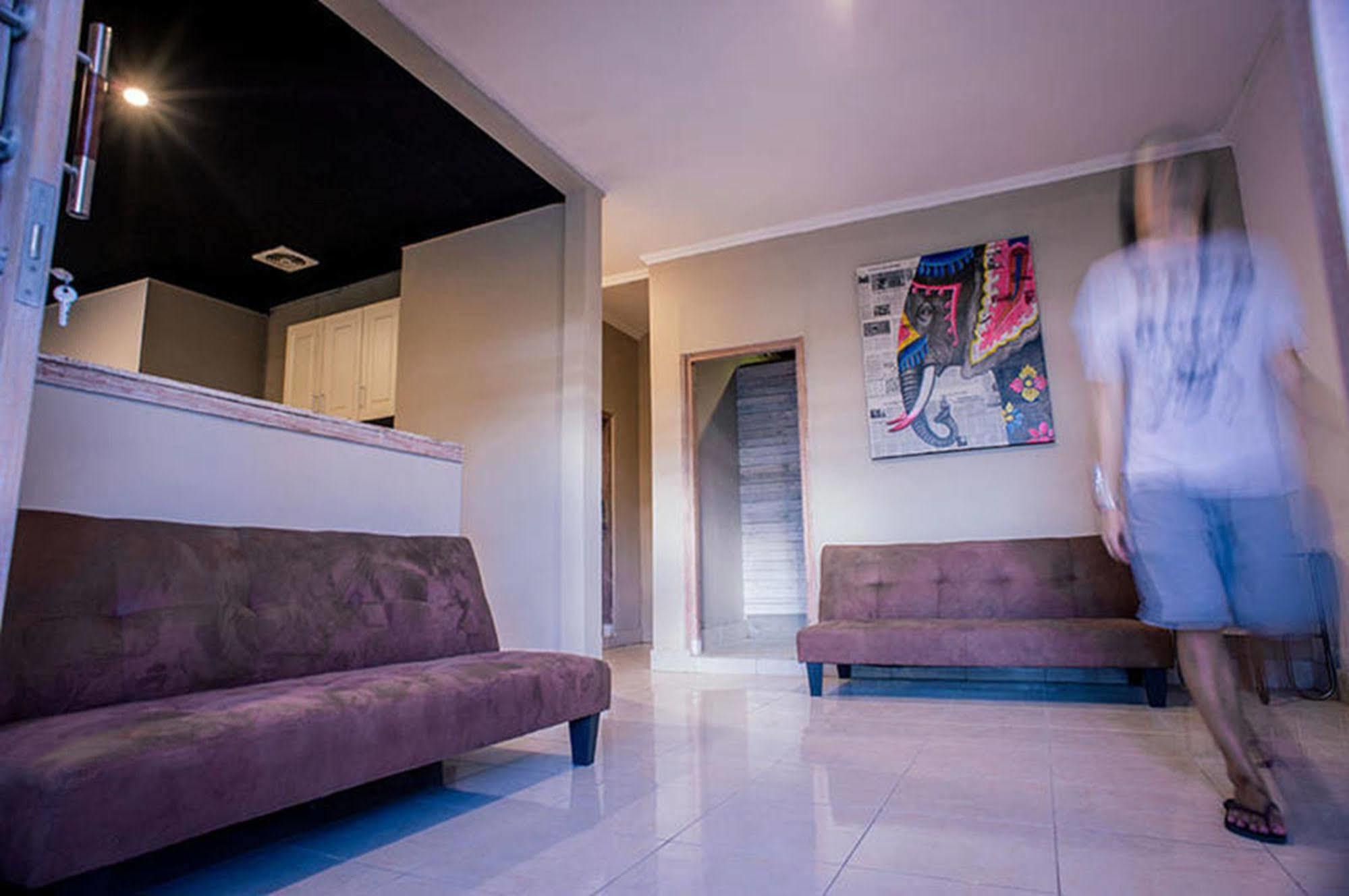 Bedplus Backpacker Kuta Legian  Bagian luar foto
