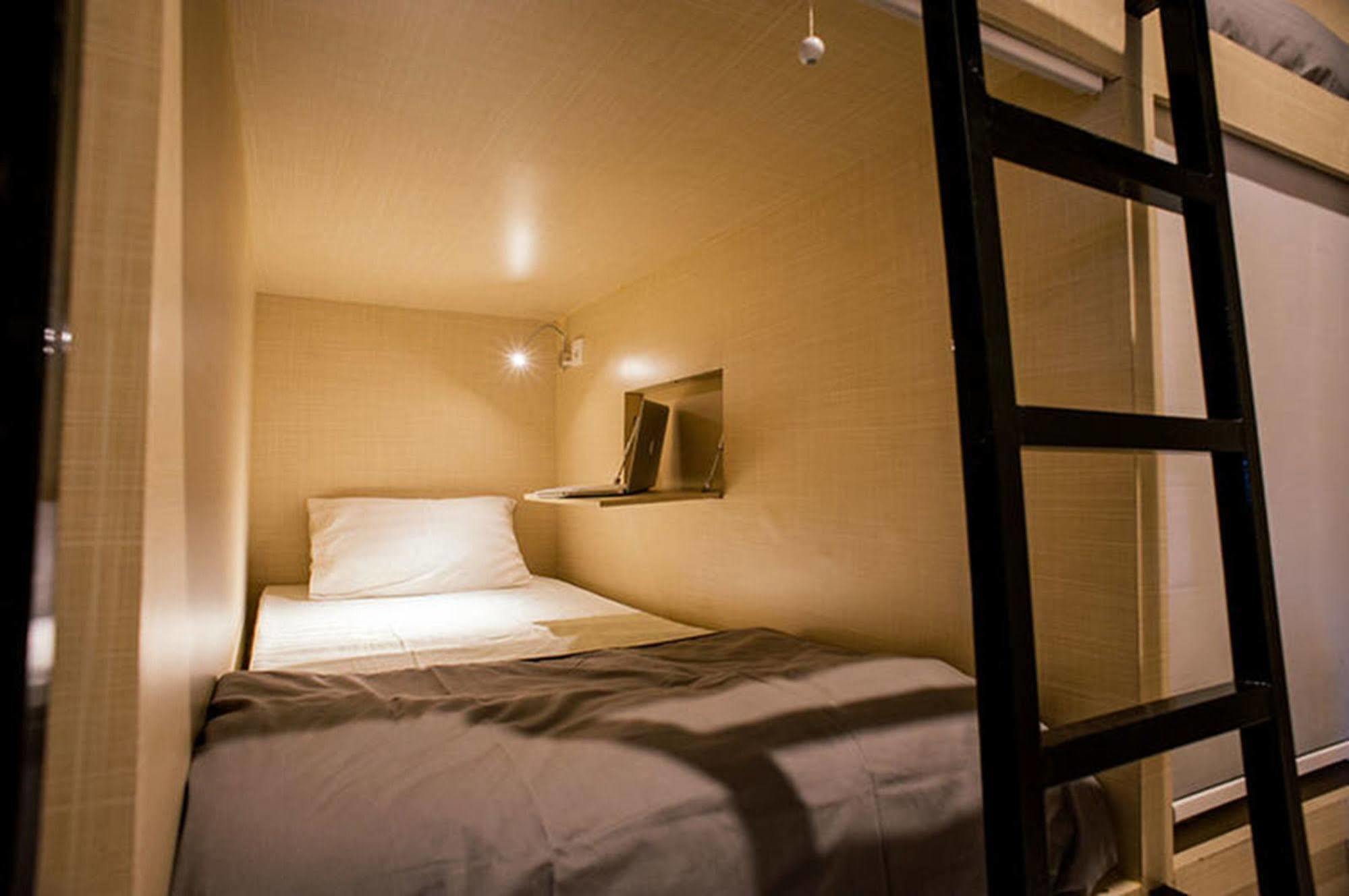Bedplus Backpacker Kuta Legian  Bagian luar foto