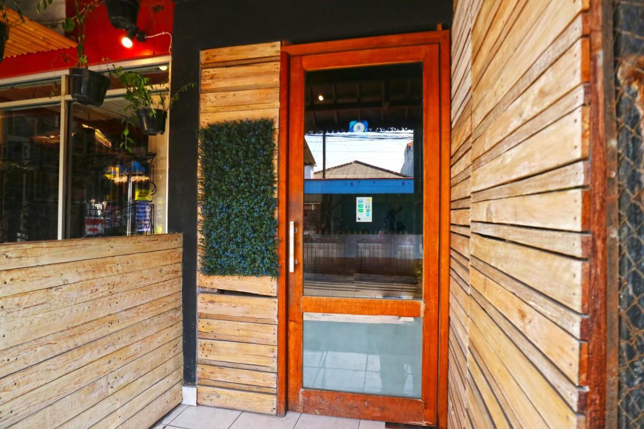 Bedplus Backpacker Kuta Legian  Bagian luar foto